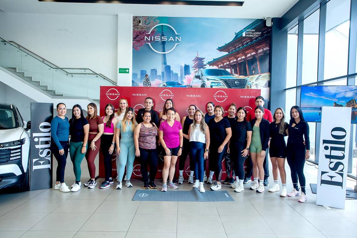 Nissan y Revista Estilo se unieron para brindar una experiencia de bienestar única. Ofrecieron a los clientes de la marca una sesión de yoga diseñada para comenzar su día con energía positiva, calma y conexión interior. En la foto: Grupo de participantes al Rev &amp; Relax.