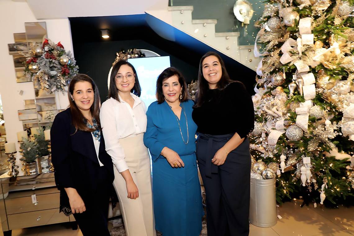 Larissa Melara, Karla Cálix, Marcela Facusse y Dafne Ordóñez.