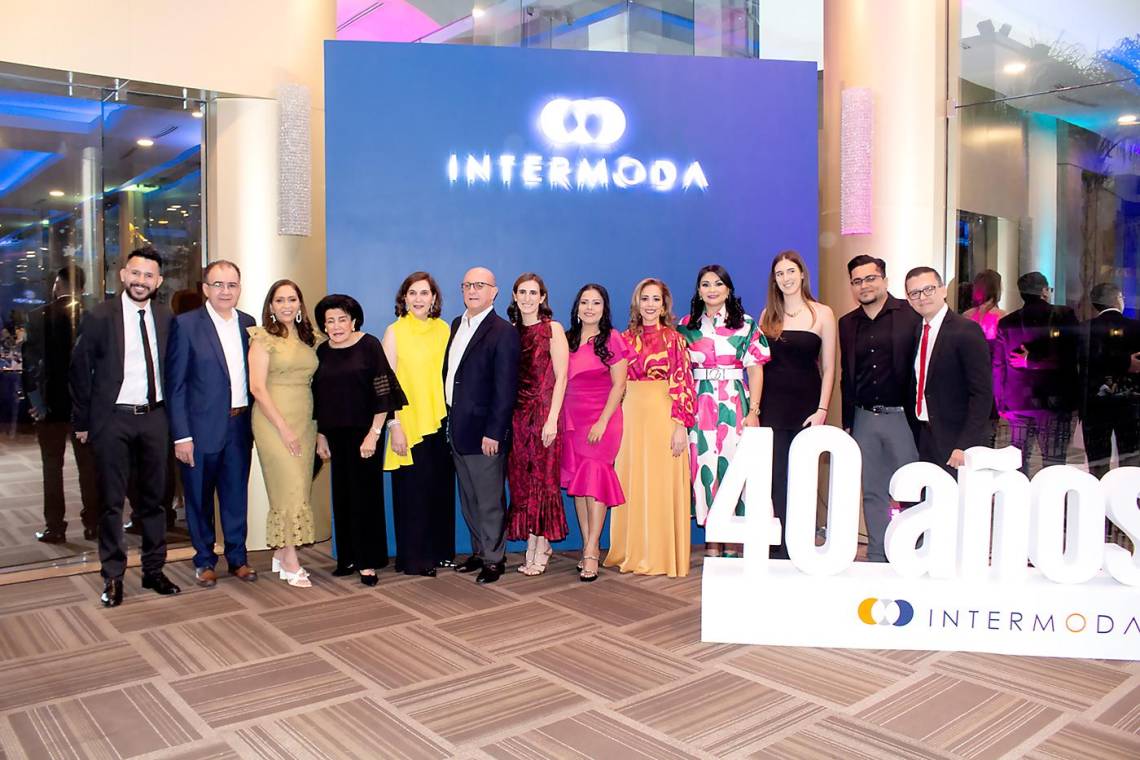 Durante cuatro décadas Intermoda se ha caracterizado por su compromiso de fabricar productos de alta calidad e innovación, razones por las que socios, fundadores, colaboradores y aliados festejaron en una noche memorable