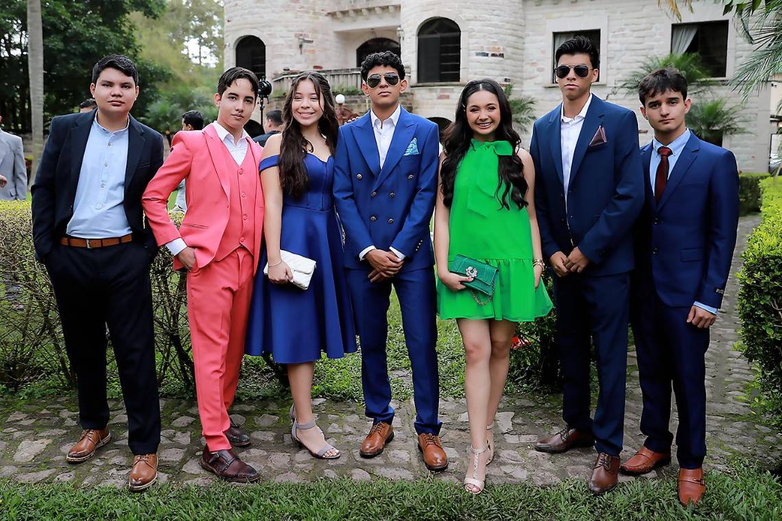 Giardini Del Castillo fue el escenario perfecto para que los Seniors 2024 de Dowal School celebraran su tradicional desayuno. Rodeados del aroma de los pinares, disfrutaron de la velada con risas contagiosas y entrañables anécdotas que rememoraron los años de estudio compartidos.