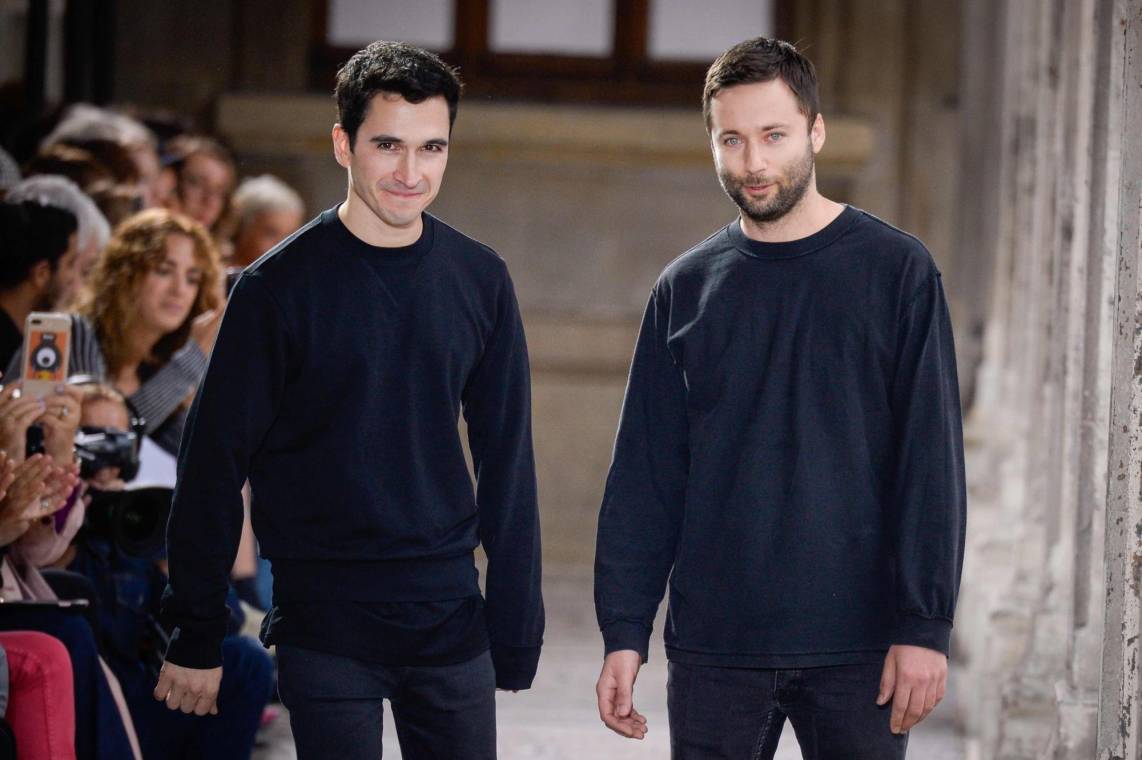 Los diseñadores Jack McCollough y Lázaro Hernandez abandonaron en enero pasado la dirección artística de Proenza Schouler y pronto comenzarán su nueva faceta al frente de la firma Loewe