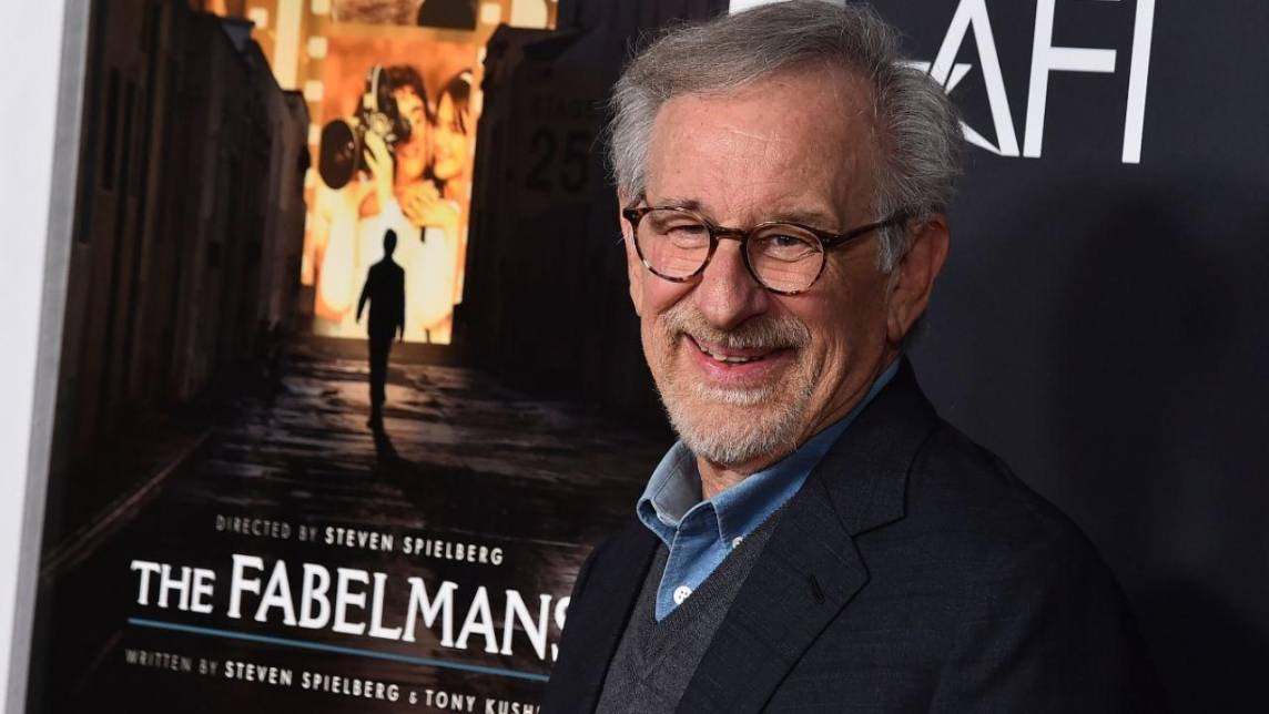 Steven Spielberg compite con su The Fabelmans, un film semiautobiográfico de su propia infancia y juventud ambientado a finales de la década de 1950 y principios de los años 60.