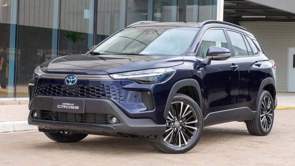 El Corolla Cross 2025 combina la confiabilidad del Corolla con las características modernas de un SUV. Con un diseño audaz, tecnología híbrida eficiente y un interior espacioso y cómodo, este modelo ofrece una solución práctica y ecológica para los hondureños. A continuación, descubrirás más sobre sus destacadas características y beneficios.