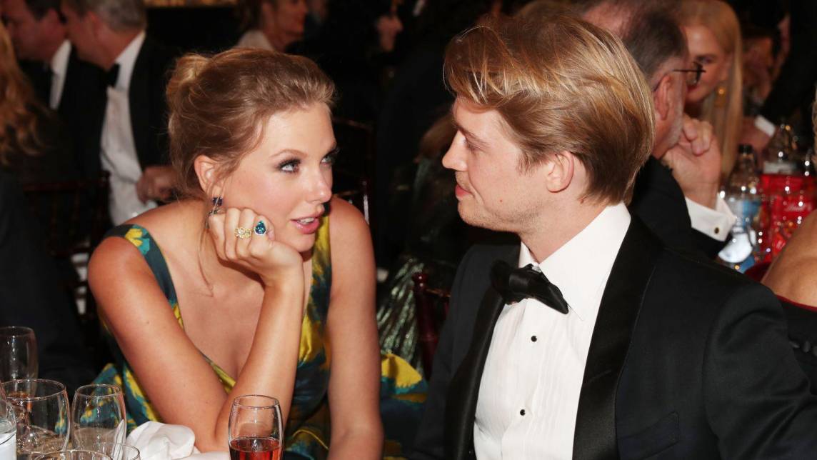 Taylor Swift vuelve a estar en el ojo del huracán con el lanzamiento de su último álbum, The Tortured Poets Department, donde analiza los altibajos de su relación con el actor Joe Alwyn, tras seis años juntos. Este disco, fue una terapia musical para confrontar los desafíos del final de esta ensoñación amorosa.