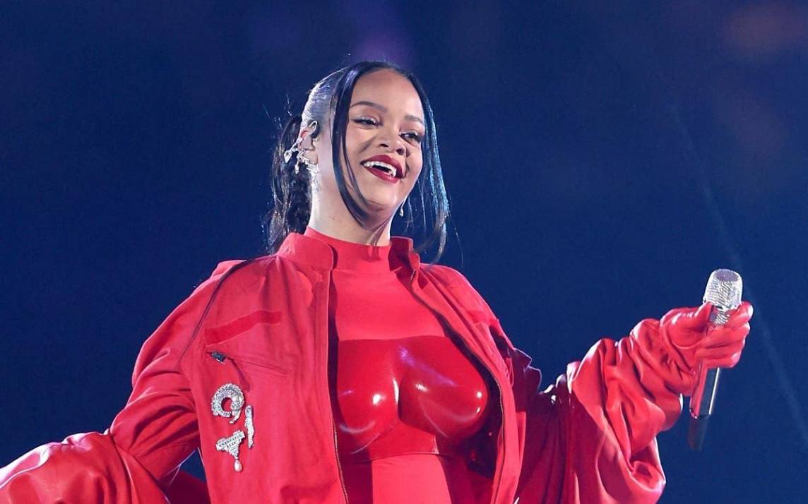 Las risas no faltaron en las redes sociales luego de la presentación de medio tiempo de Rihanna. Aquí te dejamos los mejores memes.