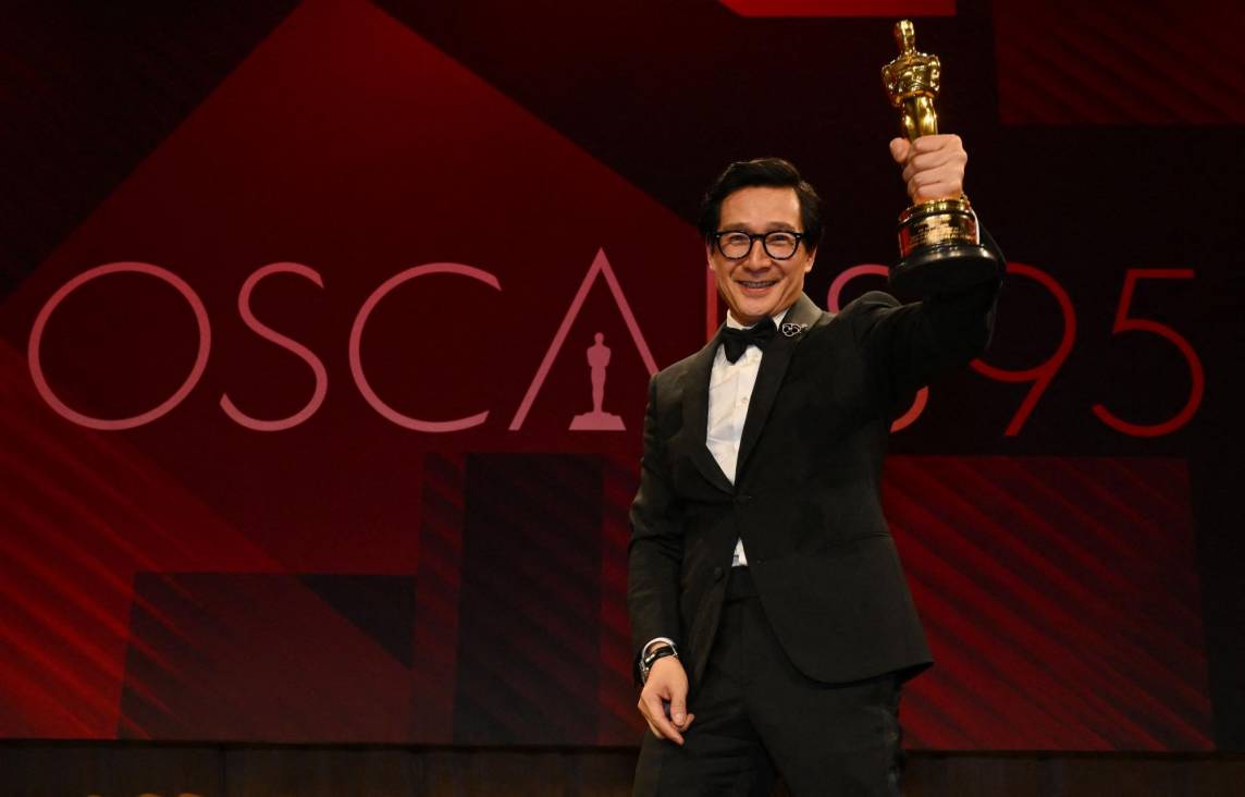 Ke Huy Quan, conocido también como Jonathan Ke Quan, ganó el Oscar como Mejor Actor de Reparto por su papel en <i>Everything Everywhere All at Once</i>