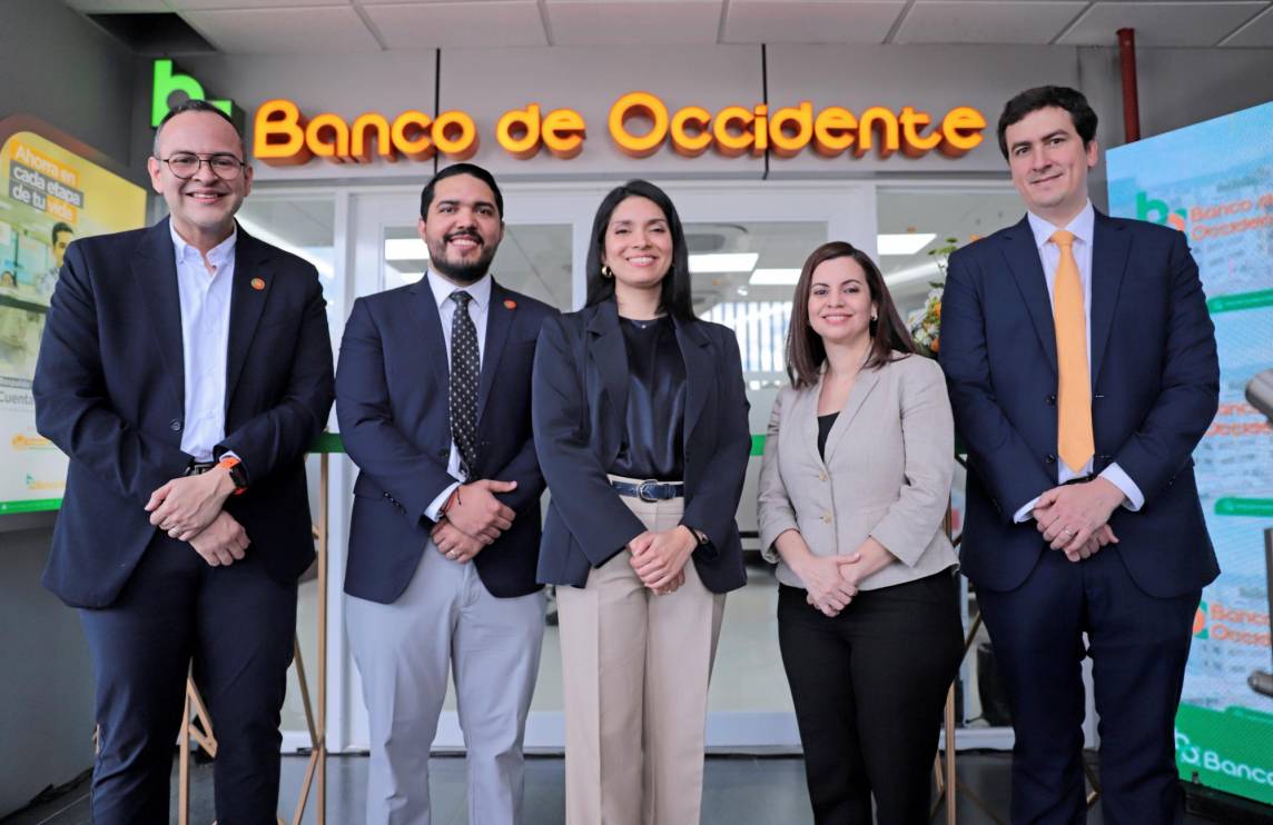 Banco de Occidente celebró con gran entusiasmo la apertura de su nueva sucursal ubicada en Portal de Viera, kilómetro 3 de la carretera hacia El Hatillo. Este evento marca un hito importante para la institución, que busca ofrecer servicios más accesibles y de calidad a los residentes de esta creciente comunidad.