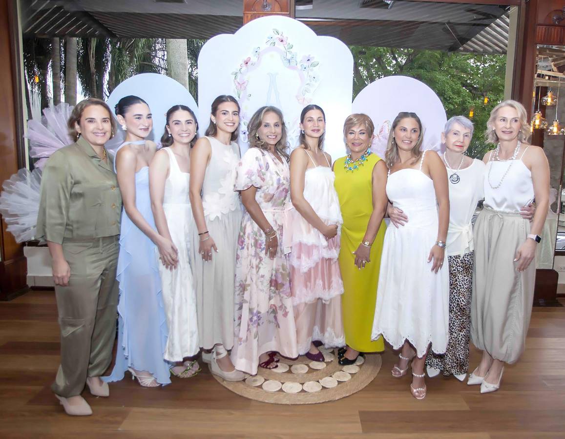 Elegante bienvenida para Alessia Sadrzadeh Mainardi
