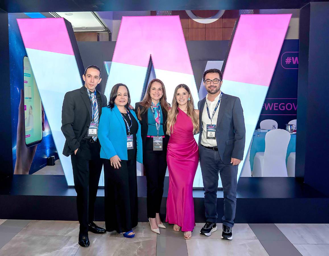 Paul Ashton Brewer, Luz Fernández, Patricia Rivas, Paola Vélez, gerente productor de marketing regional de Novo Nordisk para Centro América y el Caribe y Santiago Molina.