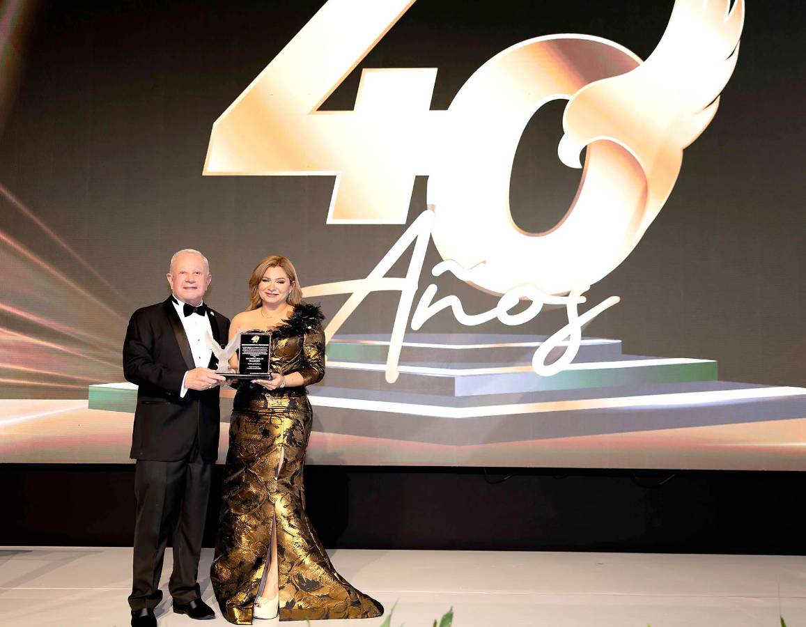 La gala del 40 Aniversario de la Universidad Tecnológica de Honduras