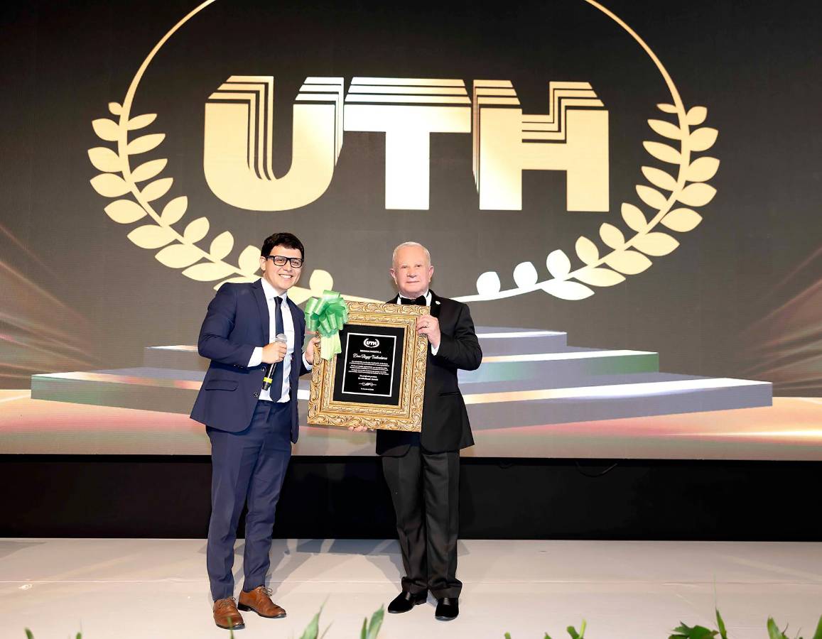 La gala del 40 Aniversario de la Universidad Tecnológica de Honduras