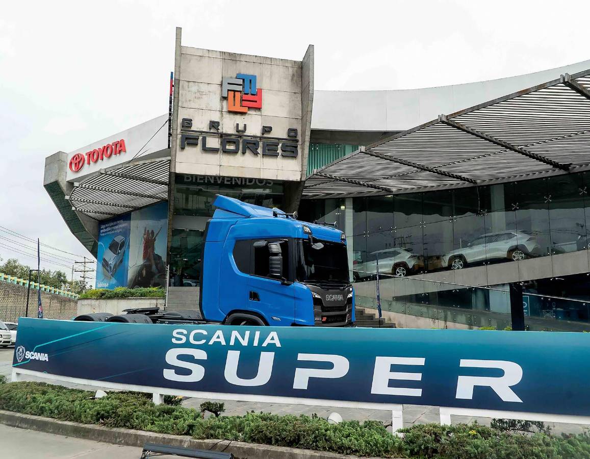 Scania y Grupo Flores presentan su nueva gama de motores Scania Super