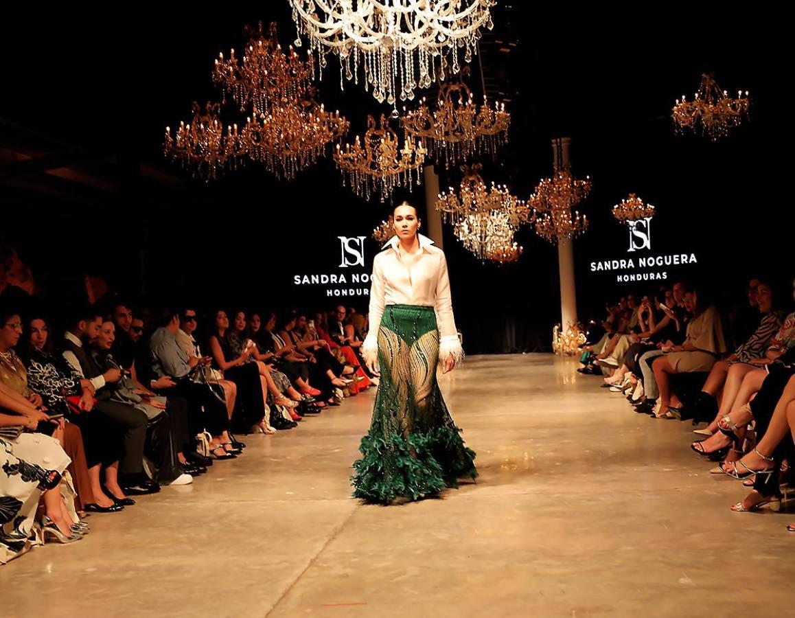 Sandra Noguera y su Flor de Roge en BAC Estilo Moda
