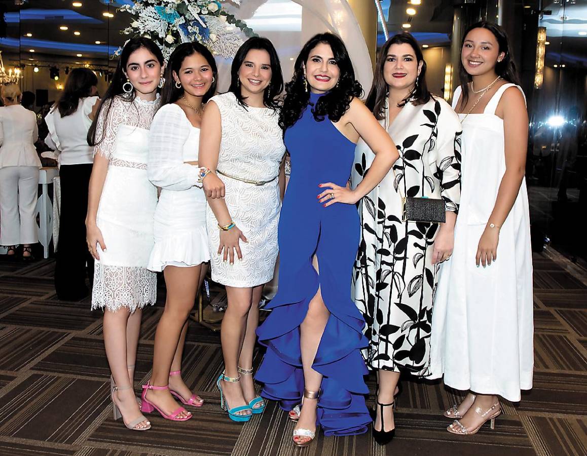 White party para Claudia Kattán