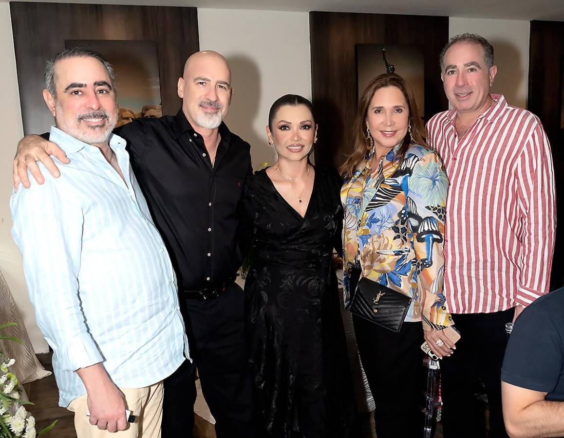 Brindis por el cumpleaños de Micha Schmidt