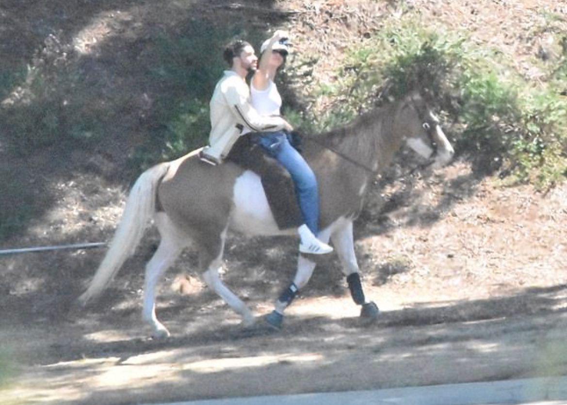 Bad Bunny y Kendall Jenner tienen cita romántica montando a caballo