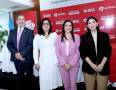 BAC, en alianza con UNITEC, lanzó la séptima edición del Programa de Mentorías Mujeres BAC, la iniciativa de fortalecimiento empresarial femenino más grande del país. Con formación especializada, mentorías personalizadas y acceso a soluciones financieras, el programa continúa transformando negocios liderados por mujeres en Honduras. Desde 2017 ha certificado a 250 empresarias y beneficiado a miles de mujeres en todo el país. En la foto: Gabriel Molina, Roxana Espinal, Valeria Ríos y Adriana Rivera.