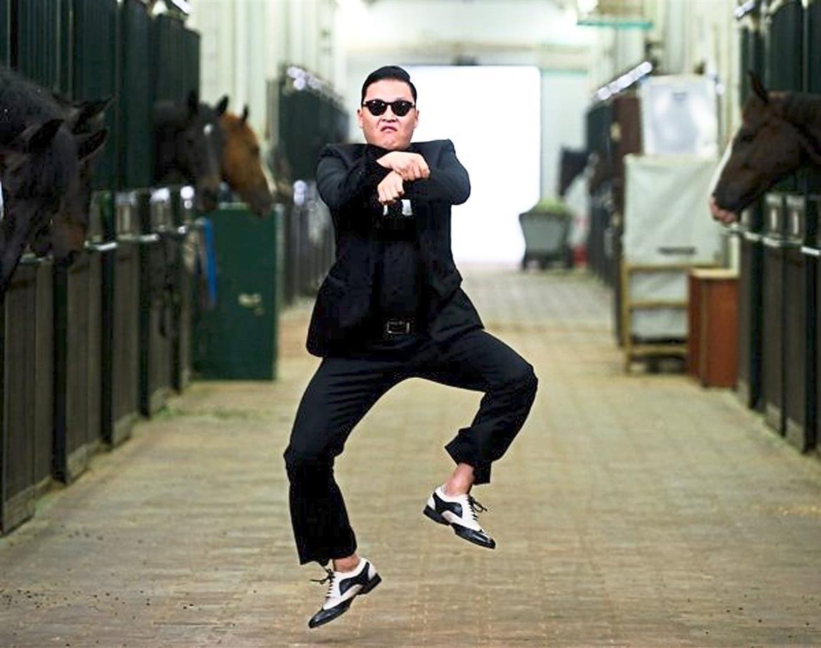 <b>Gangnam Style – PSY</b>En el 2012 “Gangnam Style” arrasó con todas las plataformas; en YouTube se convirtió en unos de los videos musicales con más reproducciones.