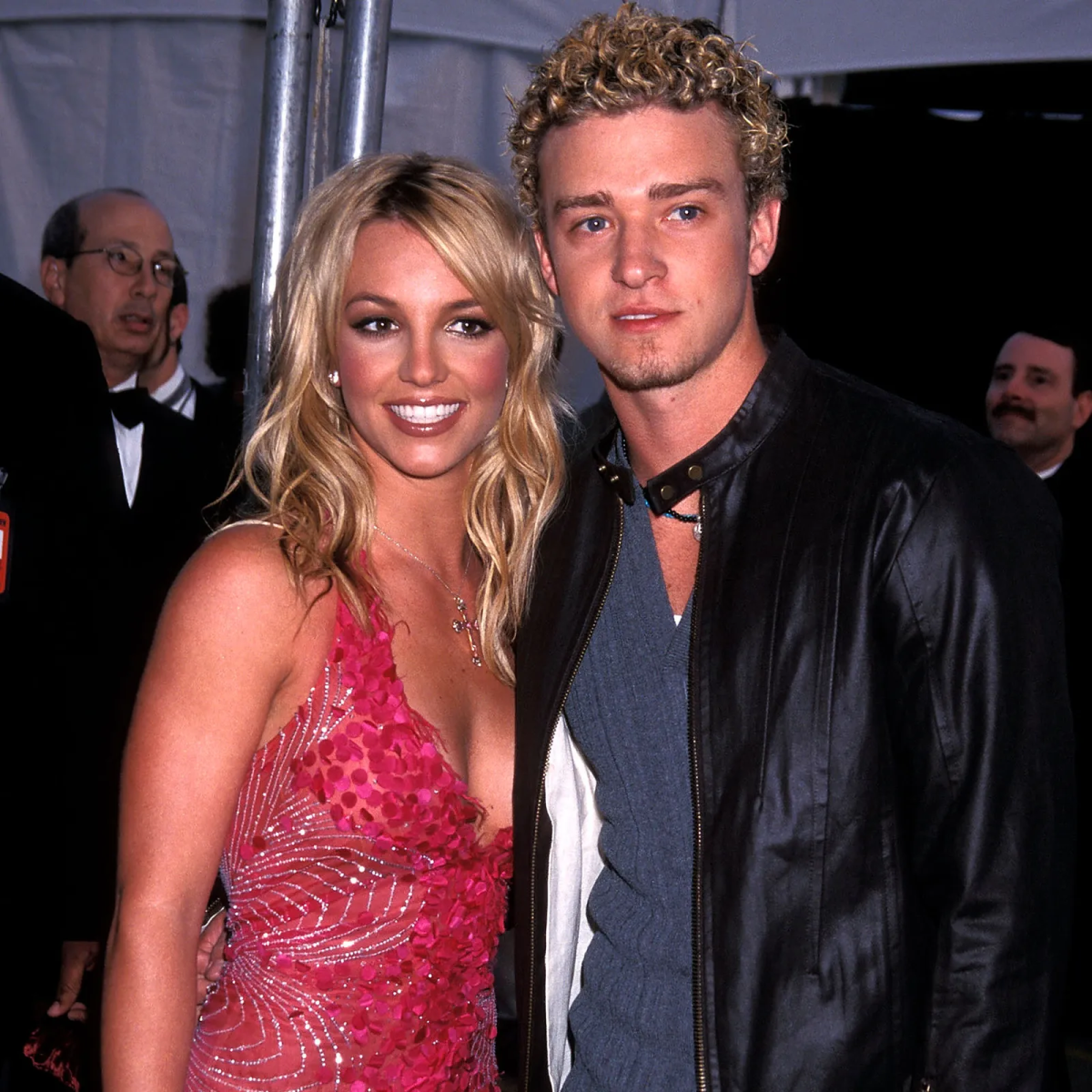 En 2002, las estrellas terminaron su romance entre rumores de infidelidad por parte de la actriz. 