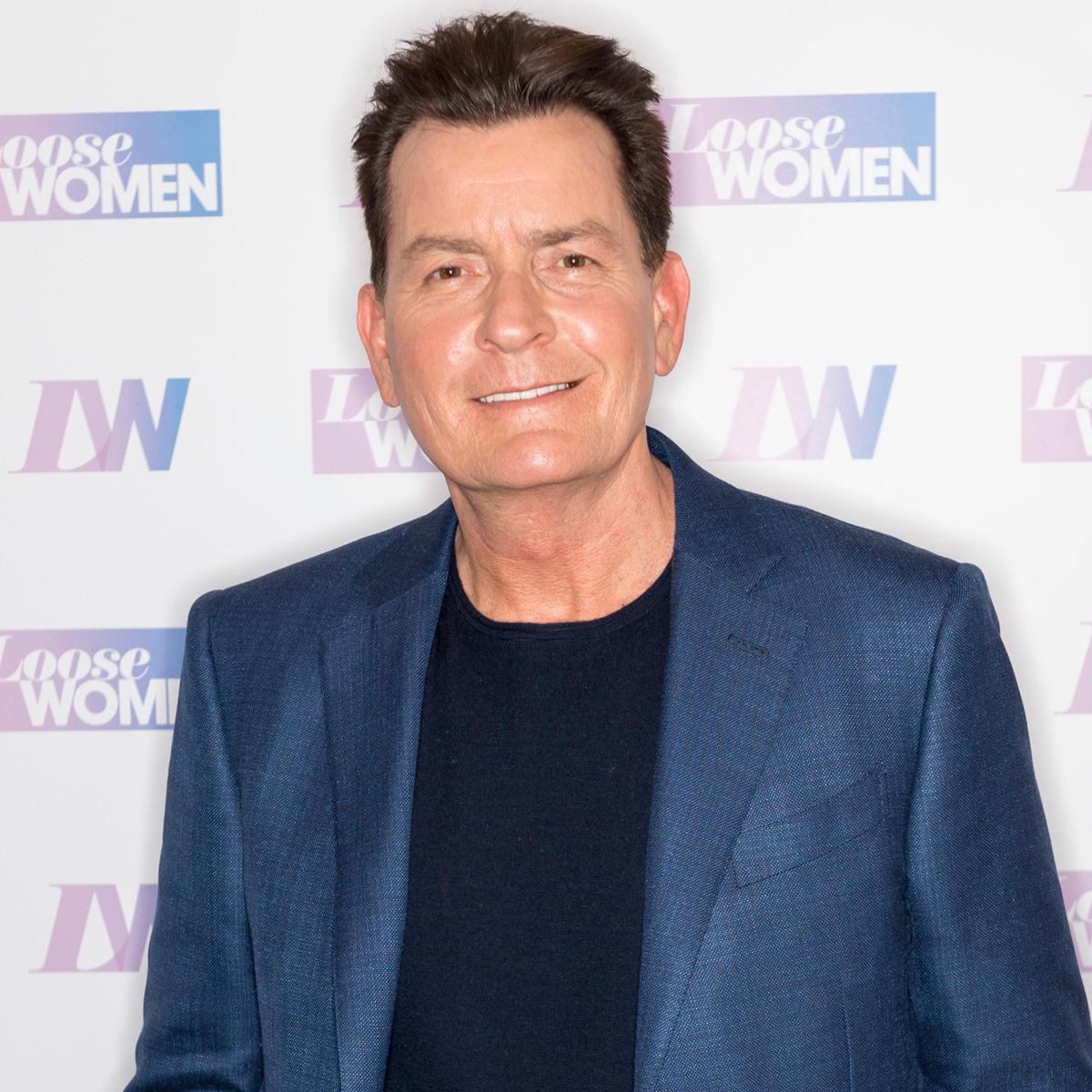 <b>Charlie Sheen</b>Todas las relaciones del actor han sido marcadas por la controversia y por denuncias de violencia. El último escándalo marital fue con la madre de sus mellizos, Brooke Mueller, quien lo acusó de asalto y maltrato.