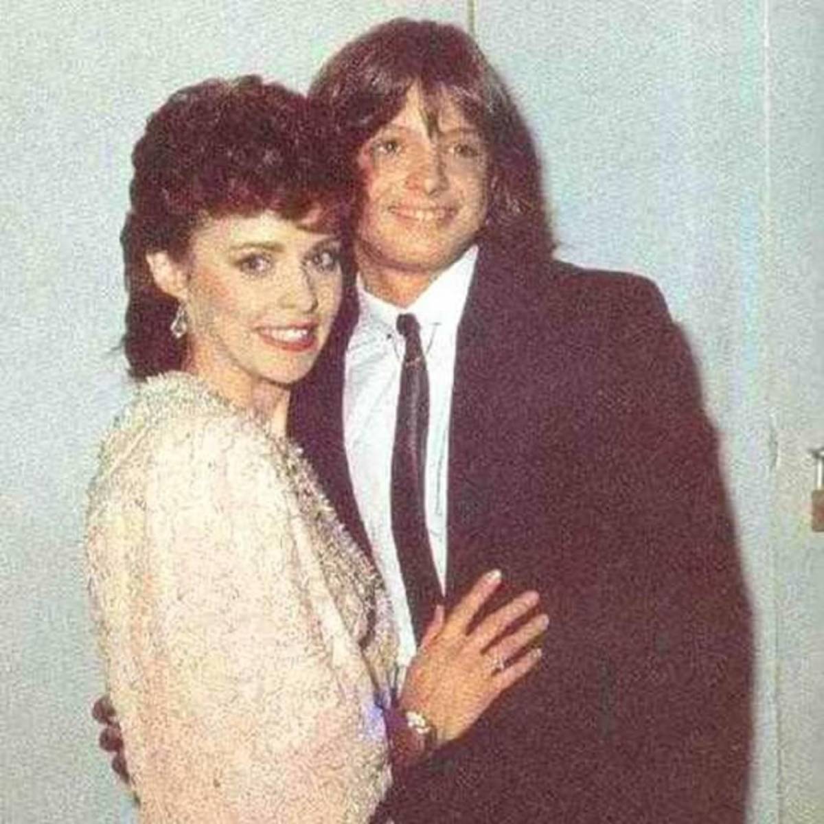 Luis Miguel, con catorce años, ganó en la categoría “Mejor actuación Mexicano -Americana gracias a su colaboración con Sheena Easton en “Me gustas tal como eres” en 1984.