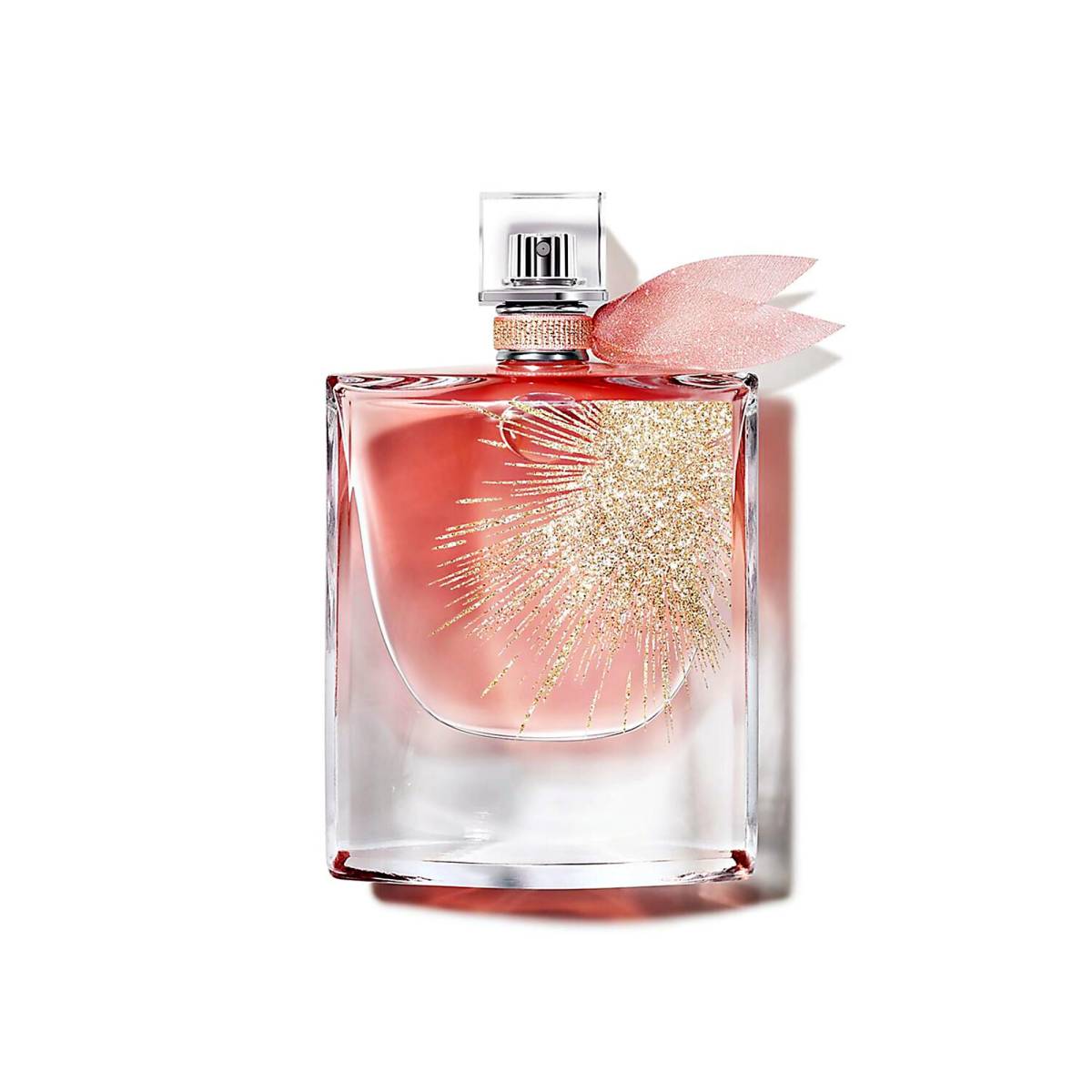 <b>OUI LA VIE EST BELLE by Lancome.</b> La firma francesa escribe un nuevo manifiesto de alegría añadiendo una emblemática estela gourmand de La vie est belle, ahora envuelta en un excepcional y luminoso bouquet floral. Oui La vie est belle es una luminosa fragancia floral que fusiona las flores más preciadas de la perfumería: la Rosa Damascena y la Iris Pallida.