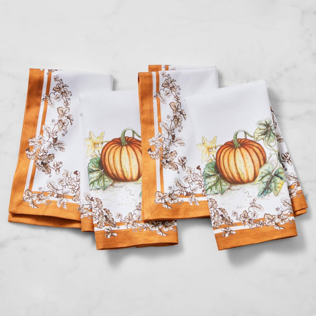 Servilletas visten instantáneamente la mesa con símbolos clásicos de la temporada con las tradicionales calabazas