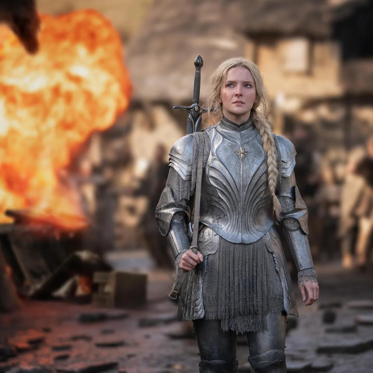<b>Prime Video - The Lord of the Rings: The Rings of Power (segunda temporada) - 29 de agosto</b>Expulsado por Galadriel, sin ejército ni aliados, el naciente Señor Oscuro deberá confiar en su propia astucia para reconstruir su fuerza y supervisar la creación de los Anillos de Poder, que le permitirán por fin atar a todos los pueblos de la Tierra Media a su voluntad.