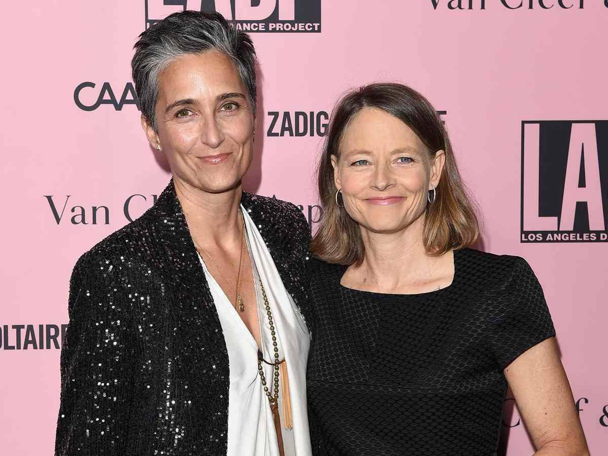 Jodie Foster y su pareja Alexandra Hediston.