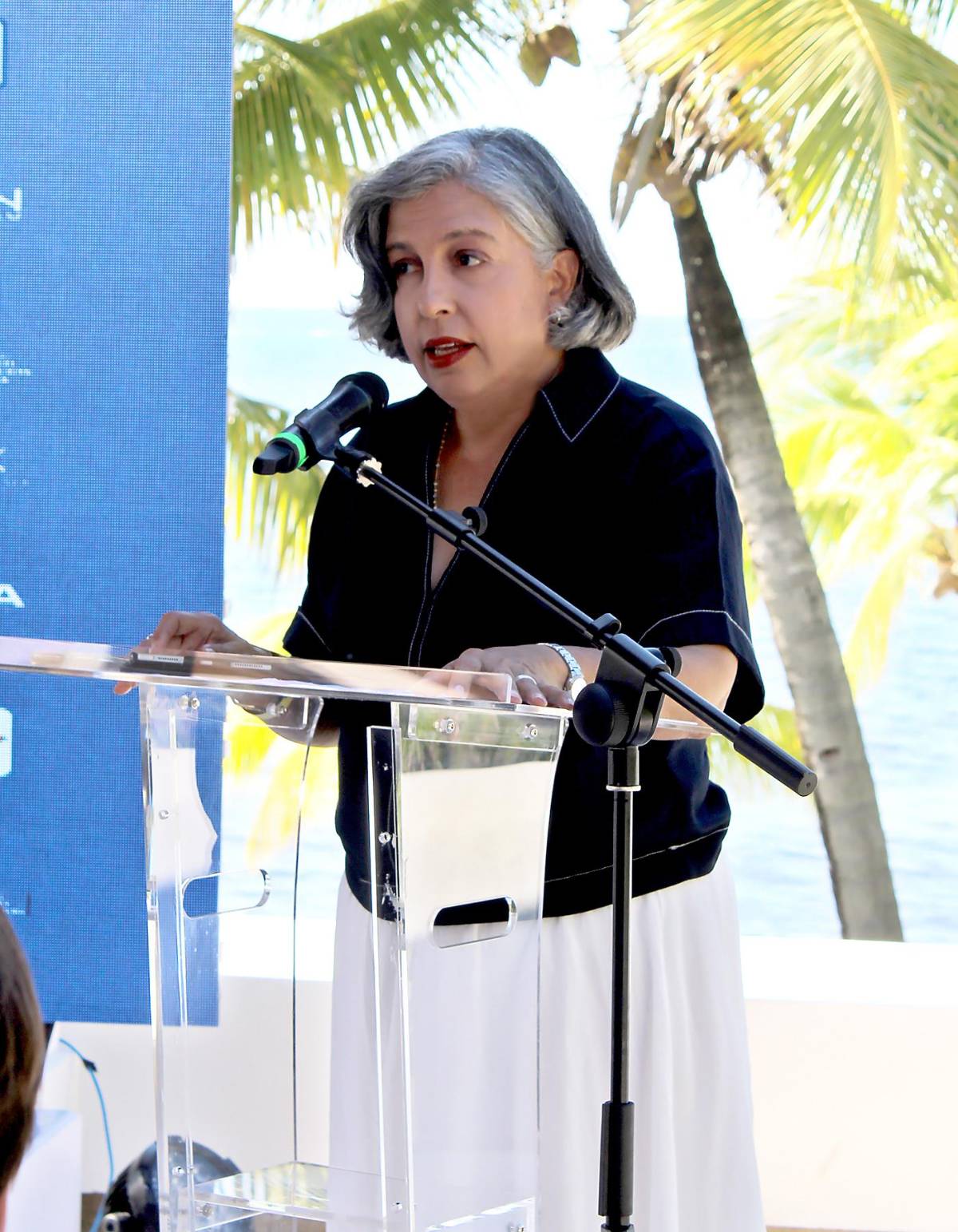 Próspera lidera foro clave sobre turismo sostenible