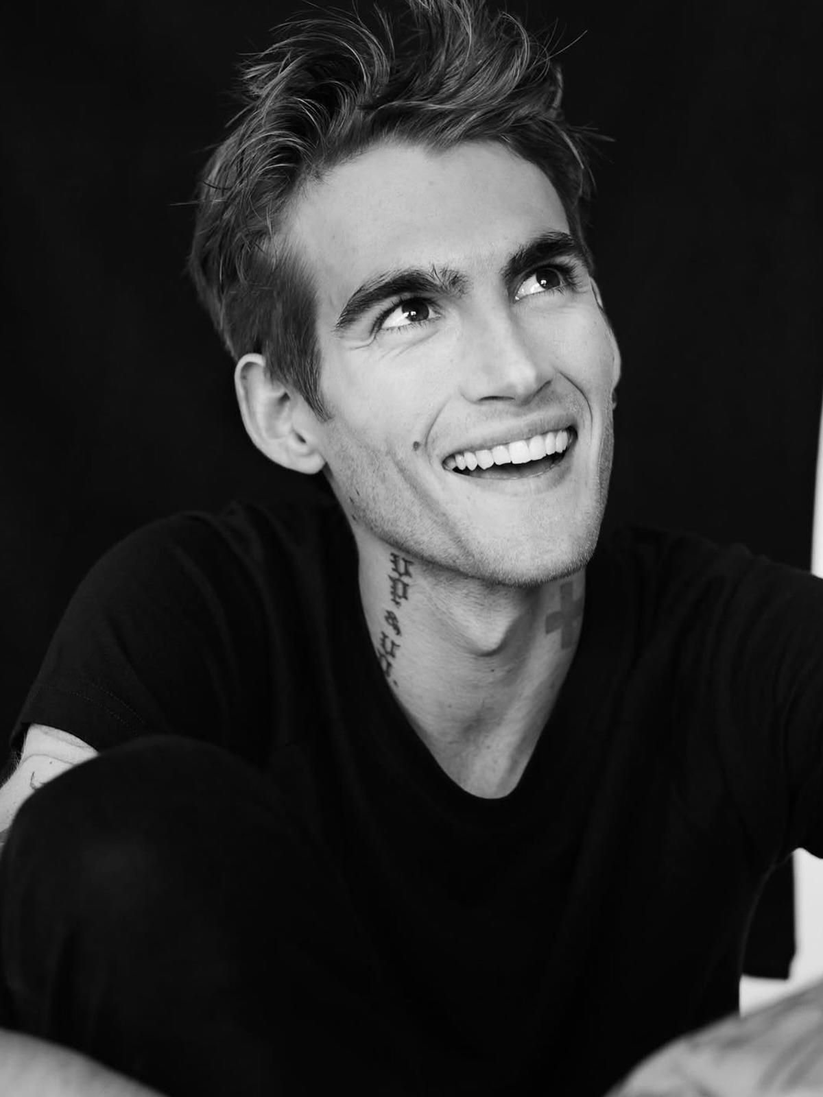 Retrato sonriente de Presley Gerber, hijo de la supermodelo Cindy Crawford.