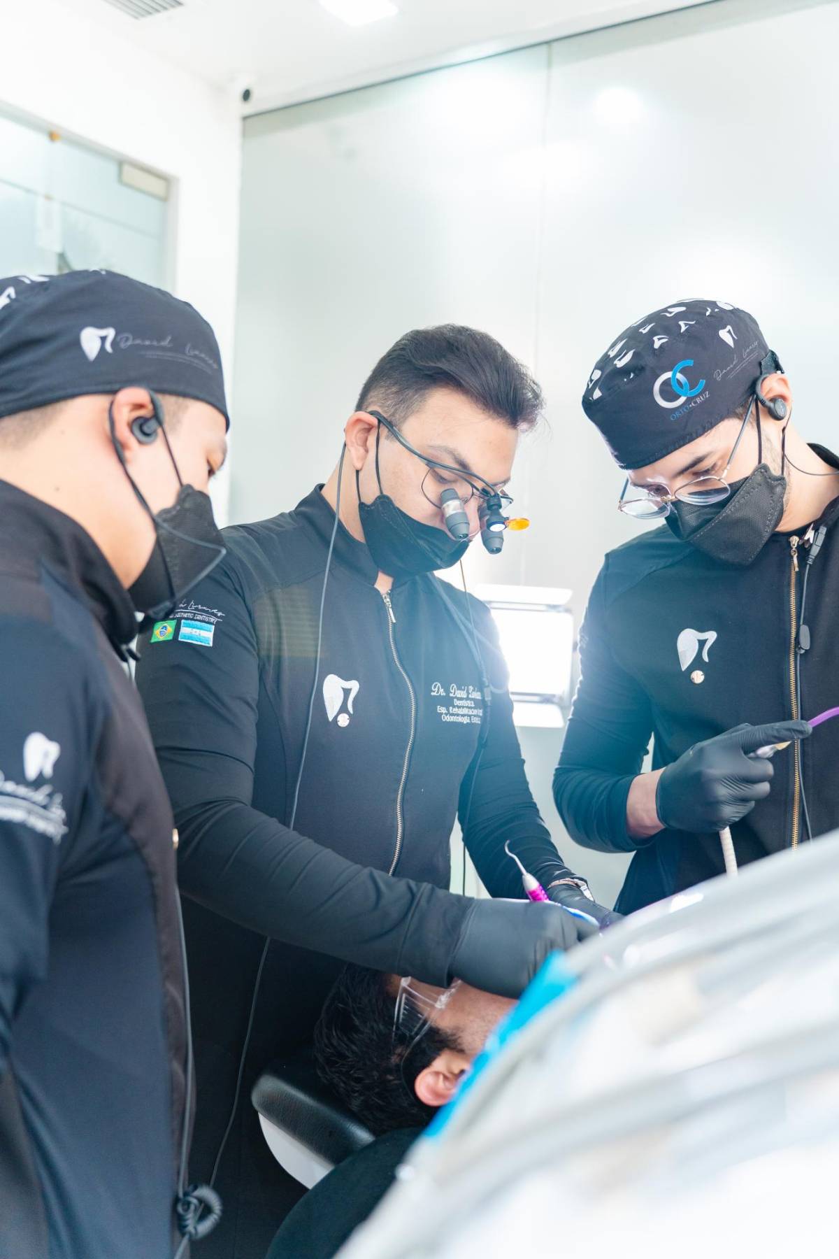 Explorando el Arte del Diseño de Sonrisas con el Dr. David Linares