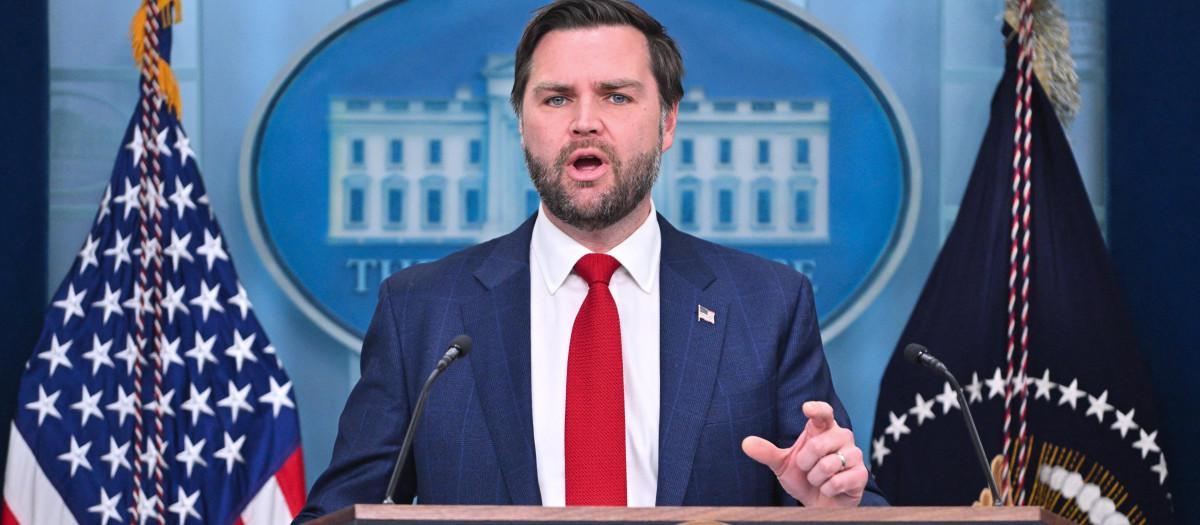 <b>J.D. Vance</b> – Vicepresidente de EE. UU., joven figura del conservadurismo moderno. 