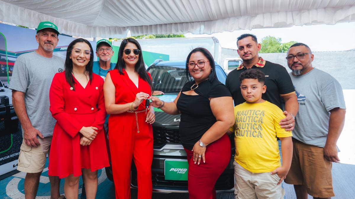 Chany Vásquez fue la ganadora del cuarto sorteo de “Ahorrá y Ganá” con Puma Pris y recibió su KIA Sonet en la estación Puma San Juan Pueblo, Atlántida.
