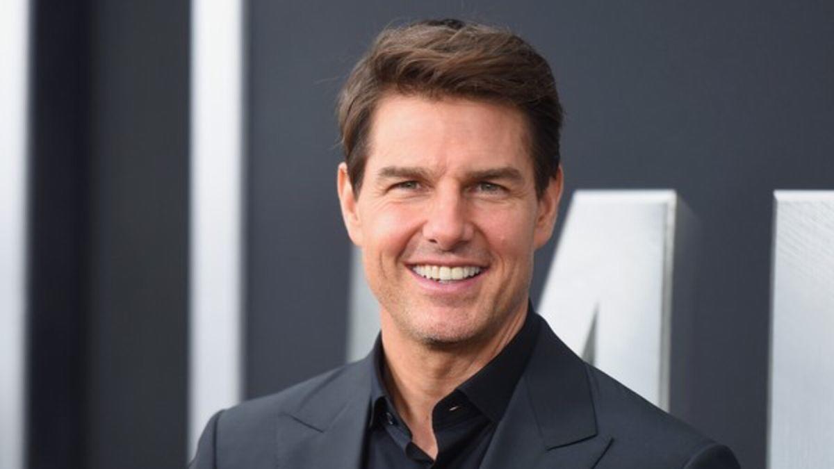 <b>Tom Cruise</b>El actor estalló en el rodaje de Misión Imposible 7, cuando dos integrantes de la producción rompieras las reglas de sanidad que habían impuesto por el COVID-19, al parecer estos están viendo una toma en la pantalla sin respetar el distanciamiento, razón por la cual Tom comenzó a alzar la voz y exigir que si lo hacían de nuevo iban a estar despedidos.