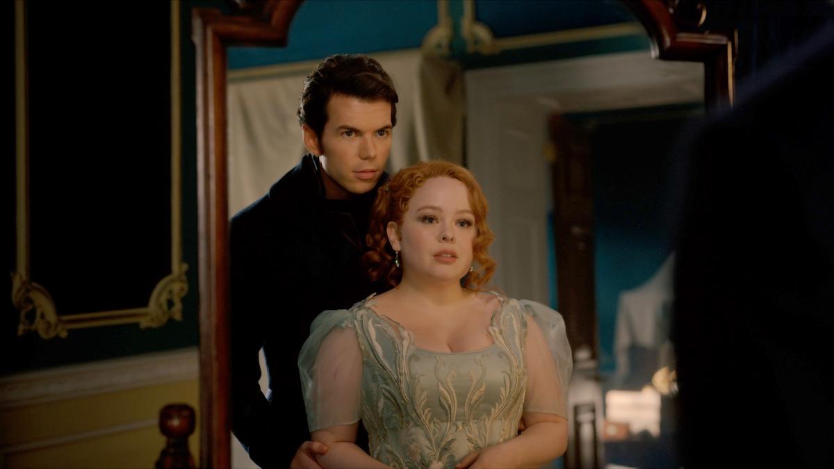 El regreso de Bridgerton a las pantallas de Netflix ha generado un nuevo fervor entre los seguidores. Sin embargo, a pesar de que la serie está basada en los libros de Julia Quinn, la tercera temporada presenta diferencias notables en comparación con la obra original. Aquí te explicamos algunas de las diferencias. 