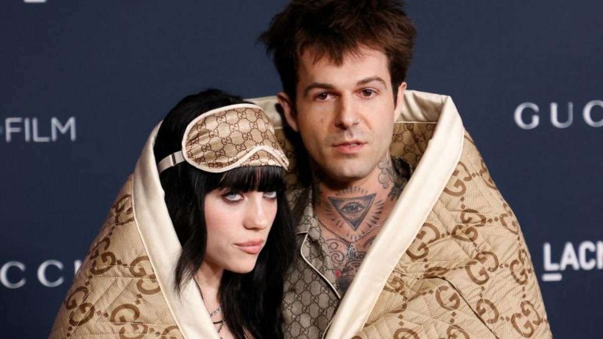 <b>Billie Eilish y Jesse Rutherford</b>Después de 6 meses, la cantante se separó del rapero de 31 años; la pareja terminó amigablemente y siguen siendo buenos amigos, así lo confirmaron sus representantes.