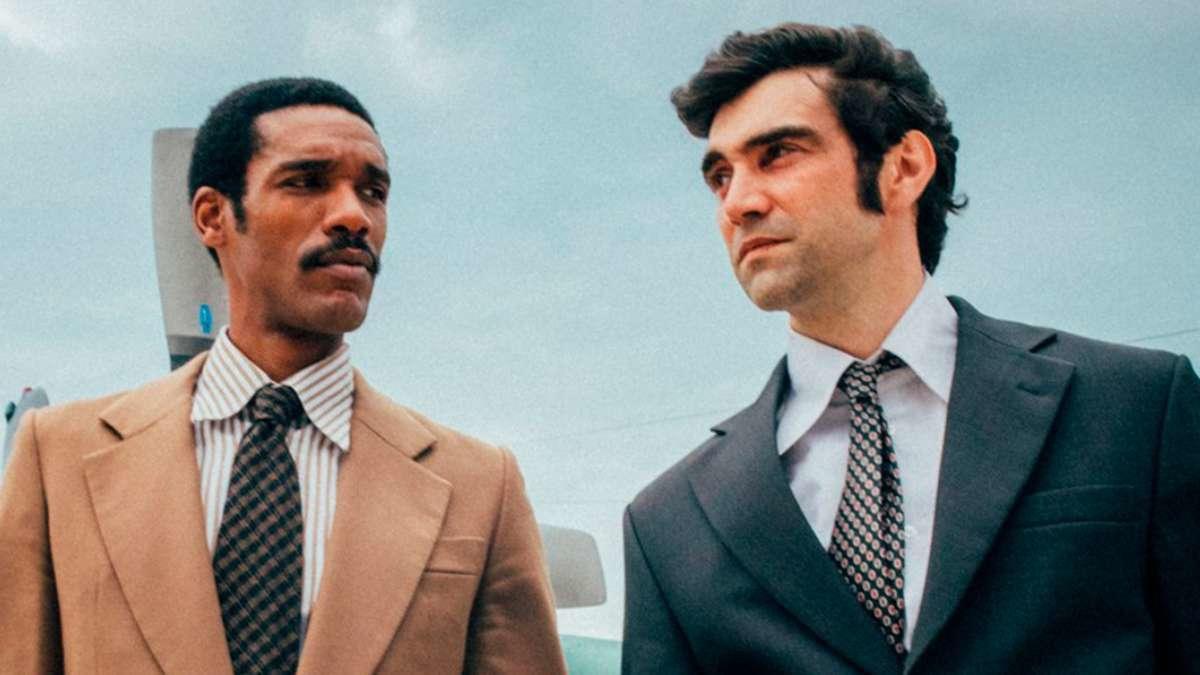 SpyMaster (HBO MAX) 19 de mayo, ambientada en plena guerra fría y nos cuenta lo que ocurrió en la semana en la vida del personaje ficticio Victor Godeanu, quien es mano del dictador rumano Nicolás Ceaușescu.