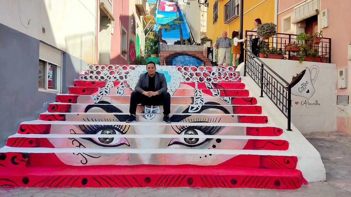 Un premio no te convierte en artista: lo hacen los años de entrega, las madrugadas creando, los rechazos que superas, y el amor por lo que haces. Hay que trabajar más que los demás para llegar a donde sueñas