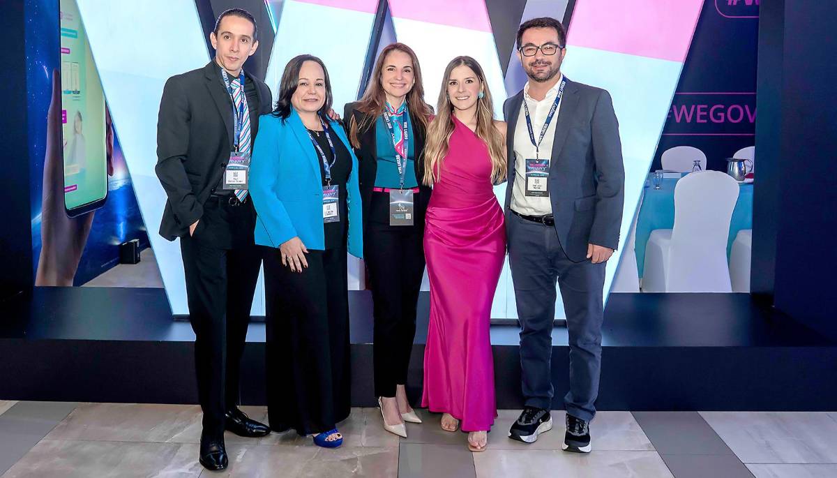 Paul Ashton Brewer, Luz Fernández, Patricia Rivas, Paola Vélez, gerente productor de marketing regional de Novo Nordisk para Centro América y el Caribe y Santiago Molina.