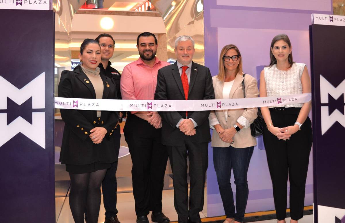 Multiplaza celebra en grande en El Parque del Triunfo