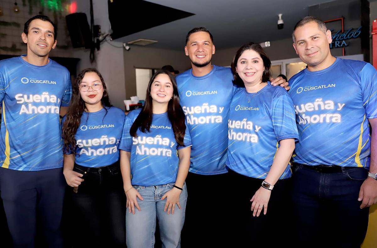 Gerardo Midence, Yareli Flores, María José Lardizabal, Mario Sánchez, Lidya Suazo y Mauricio Barrientos