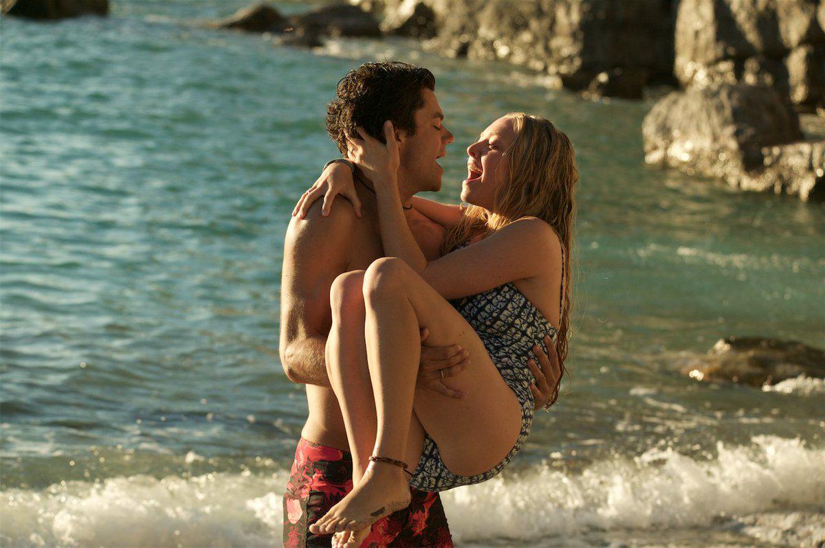 Amanda Seyfried y Dominic Cooper llevaron su amor del set a la vida: ¡fueron pareja! Su relación terminó en 2009.