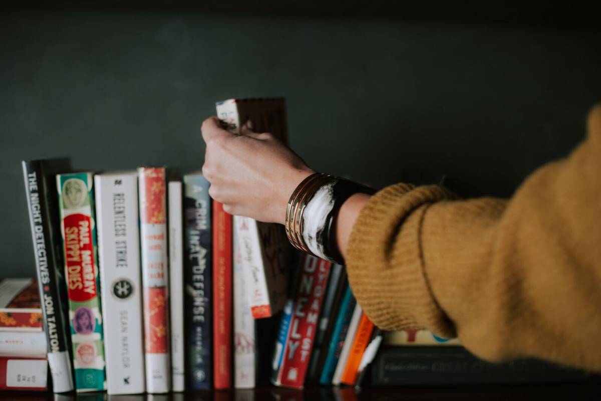 Como motivación, puedes fijarte una meta de la cantidad de libros que te gustaría leer en cierto periodo de tiempo.
