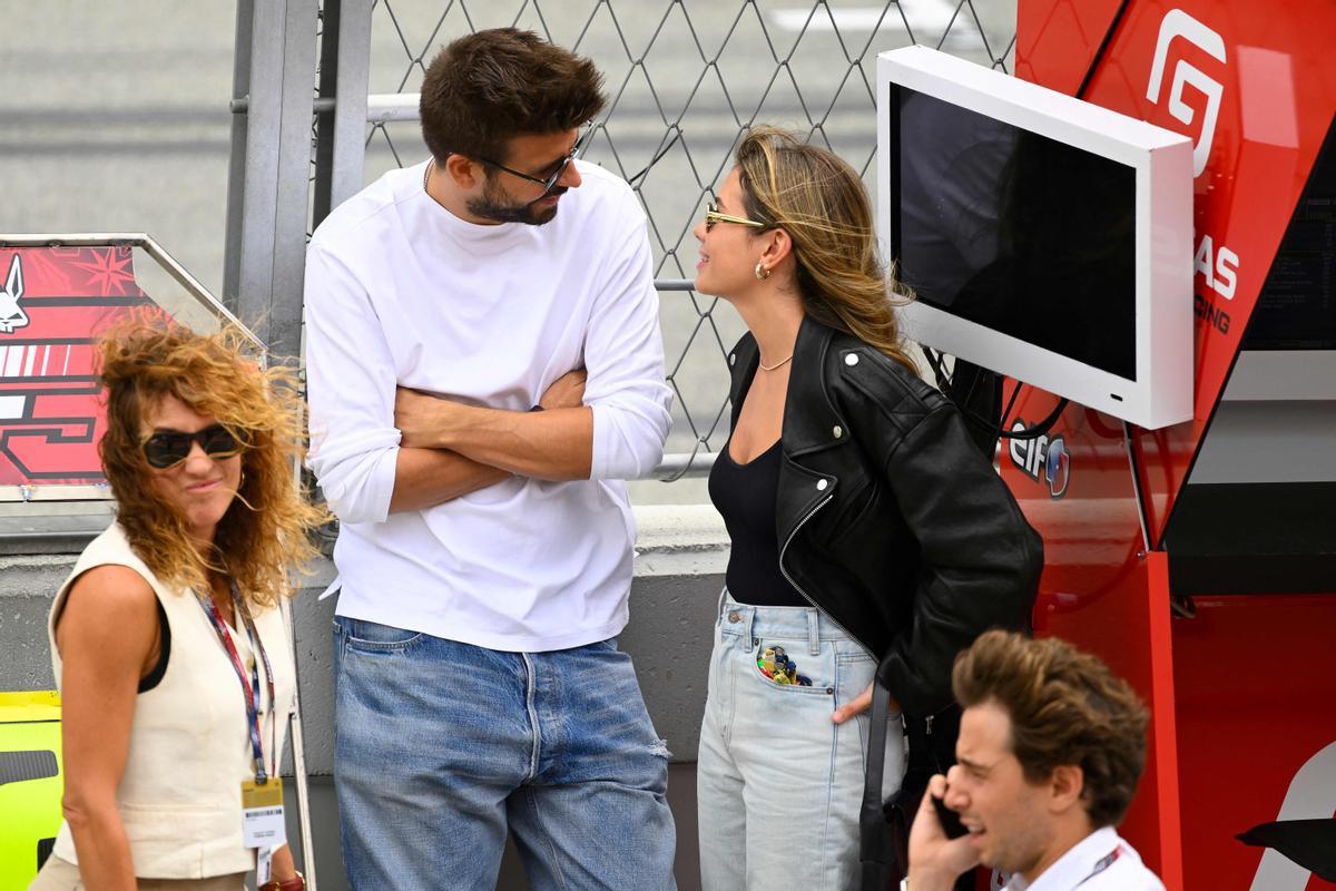 Y aunque el revuelo no es nuevo para ellos, esta vez el rumor parece haber calado más hondo. Las redes no han tardado en reaccionar, y los seguidores ya comparan este silencio con el que precedió la ruptura con Shakira.