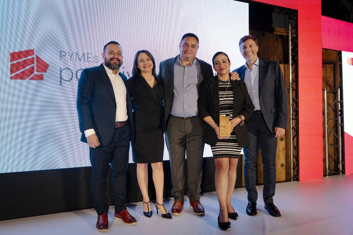 BAC premió a empresa hondureña Inversiones DIAGRO como la PyME Positiva del 2025