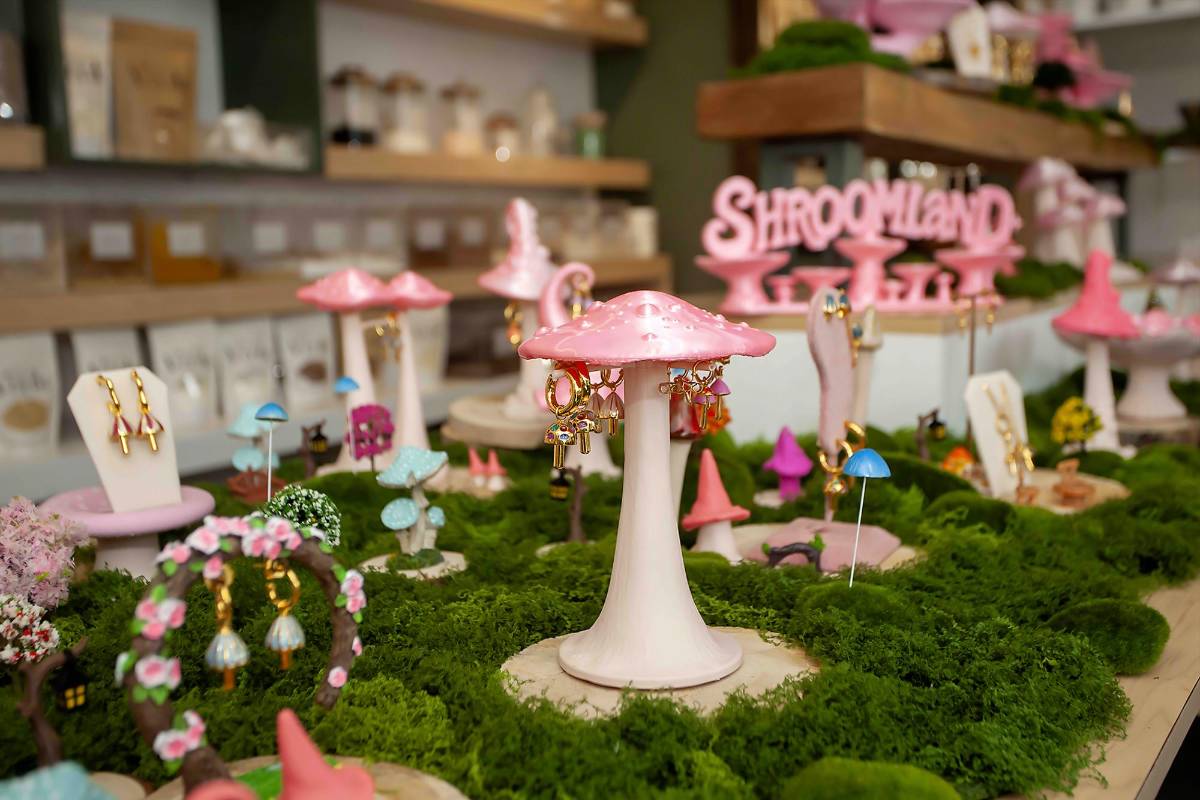 Marie Jules Bendeck presentó su universo mágico de joyería con la colección Shoroomland
