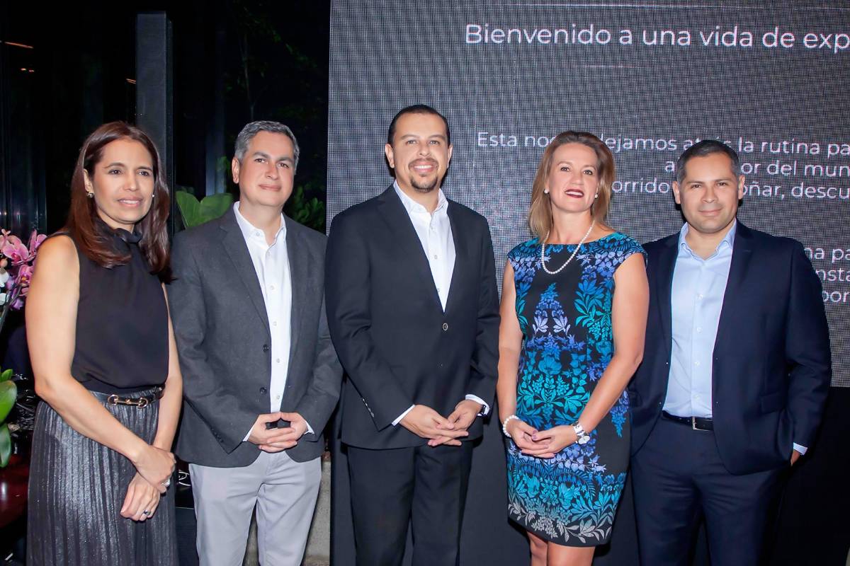 Banco CUSCATLAN presenta la nueva Tarjeta de Crédito Private Issue Metálica