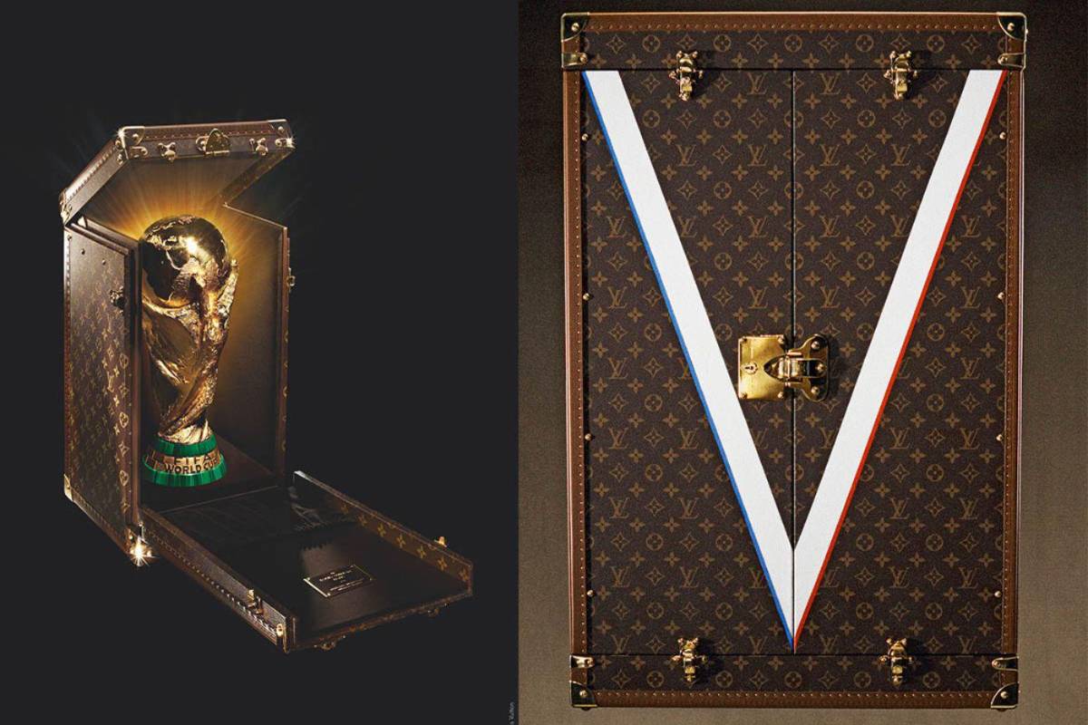 Los trophy cases de 2010 y 2014 exhibidos en Los Angeles, California.