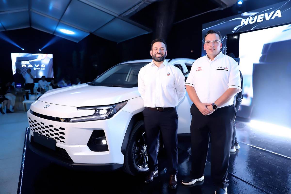 Grupo Flores presentó el nuevo Toyota RAV4 Híbrido 2027